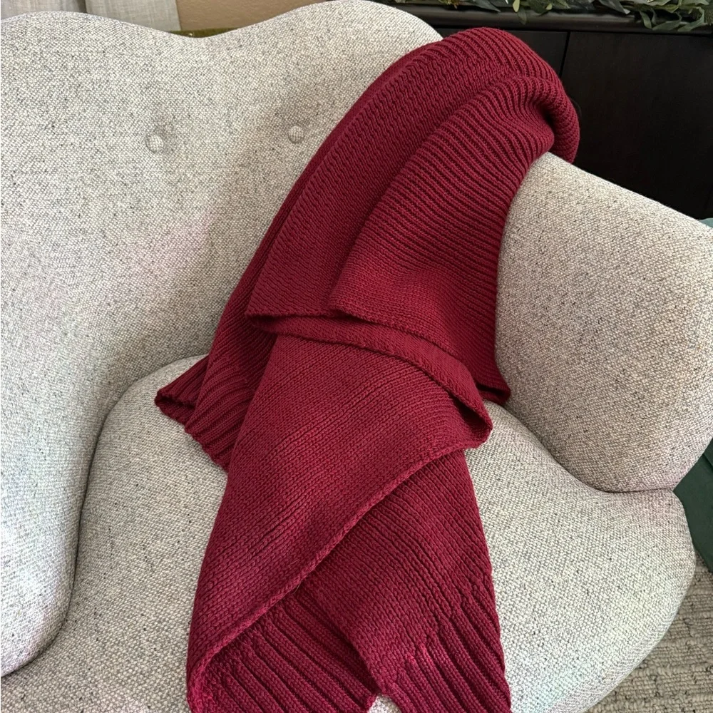 Crate & Barrel Sweater Knit Garnet Throw Blanket — 70”x55” NWOT